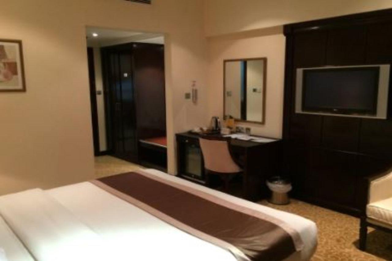 London Suites Hotel Dubai Exterior photo