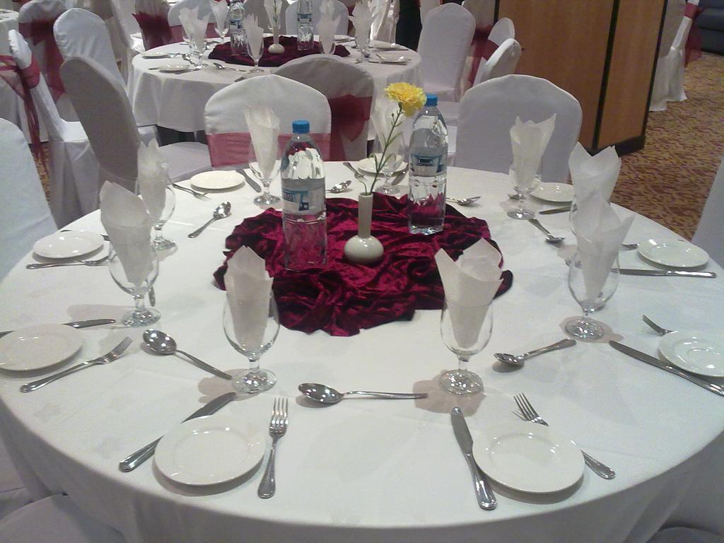 London Suites Hotel Dubai Exterior photo